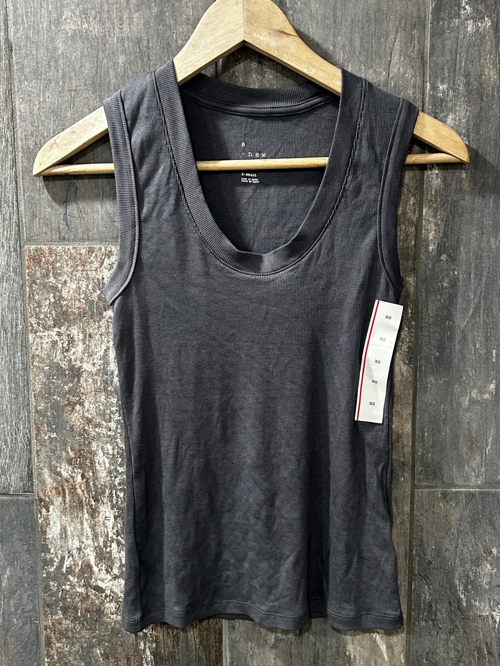 NWT- a new day Hunter Green Scoop Neck Tank Top